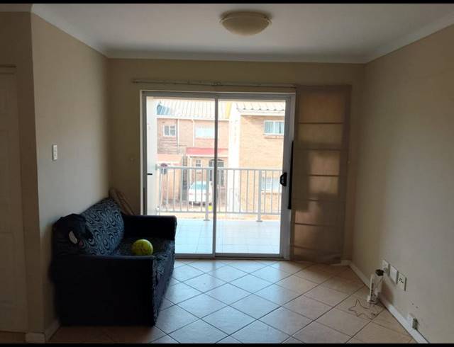 2 BEDROOM PROPERTY TO RENT IN WEST HILL